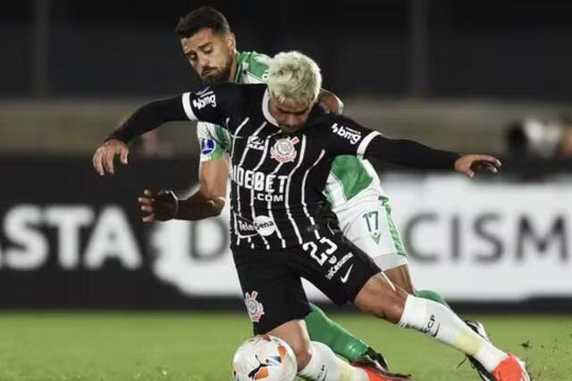 Corinthians x Racing-URU em campo (Foto Staff ImagesConmebol)